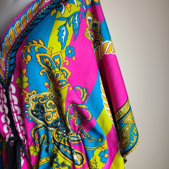 Caftan Dashiki style short v neck dress - Picture 5 of 8